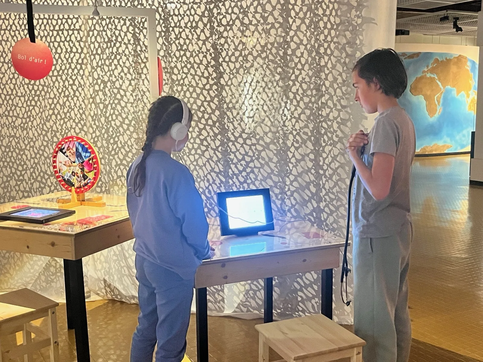 Visiteurs – Exposition itinérante Clock